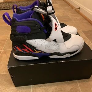🤍Jordan 8 Retro ‘Three Peat’🤍